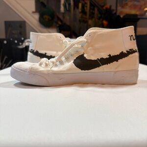 Nike White and Black High-Top Sneakers 2021 S--8553-100 no box